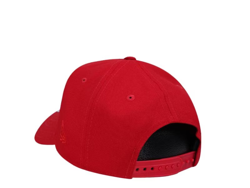 Chicago | Urban Script – אדום בוהק